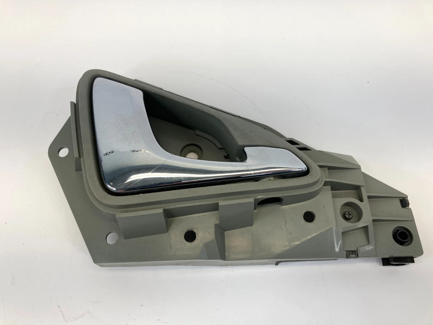 2005-2010 HONDA ODYSSEY FRONT RIGHT PASSENGER INTERIOR DOOR HANDLE W BEZEL OEM