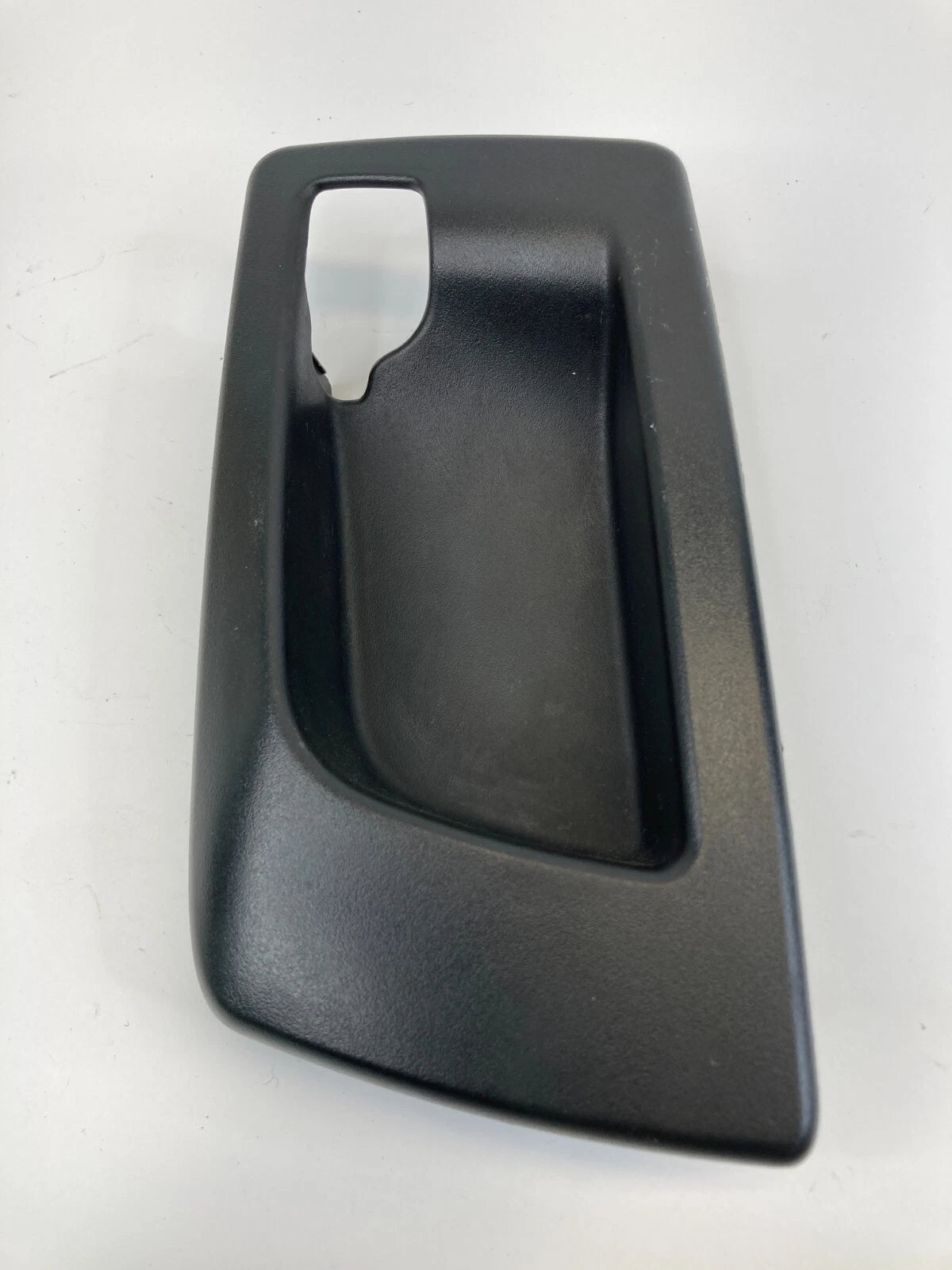 03-07 CADILLAC CTS REAR LEFT SIDE INTERIOR DOOR HANDLE BEZEL TRIM 25752965 OEM