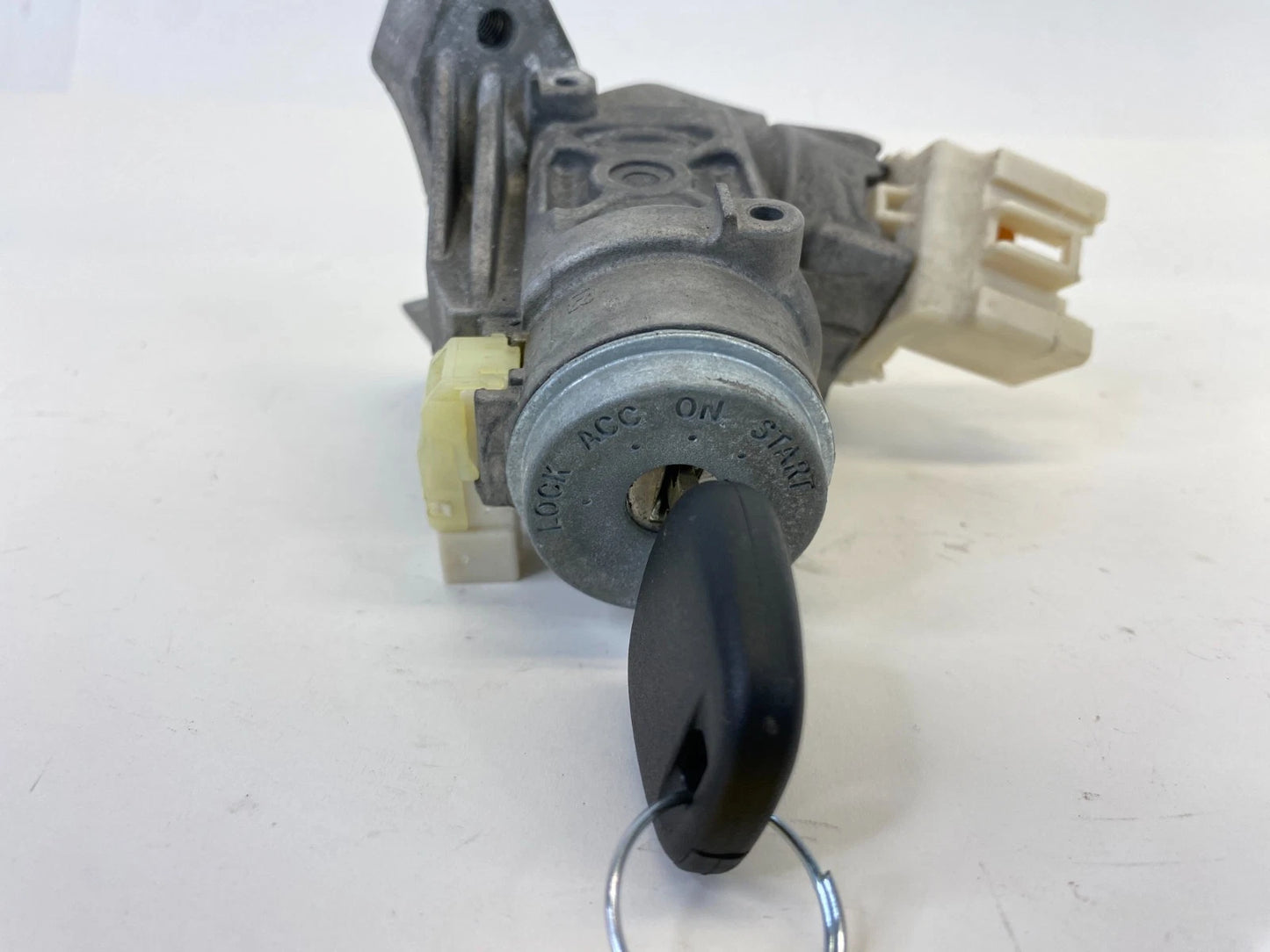 05-15 TOYOTA TACOMA M/T IGNITION SWITCH LOCK CYLINDER & KEY 45020-04-2 OEM