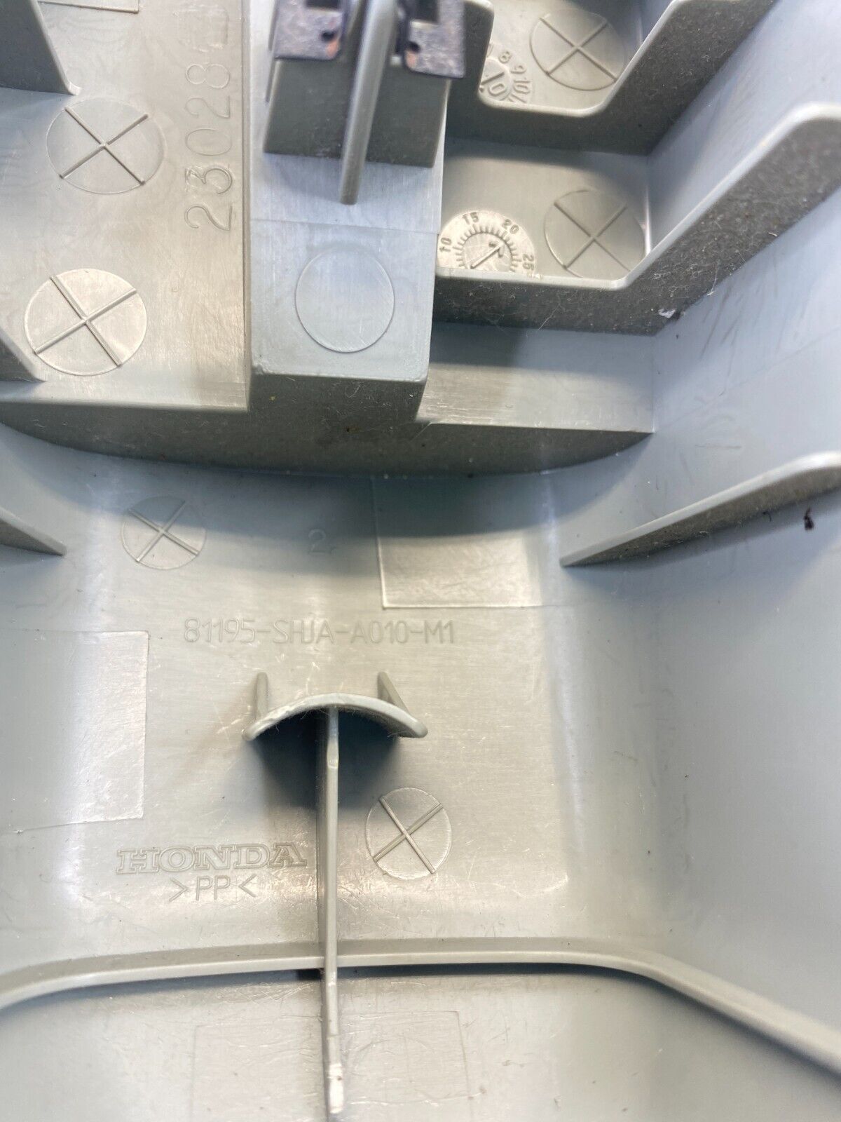 2005-2010 Honda Odyssey Front Left Seat Panel Cover Trim Cap 81195-SHJA-A010-M1