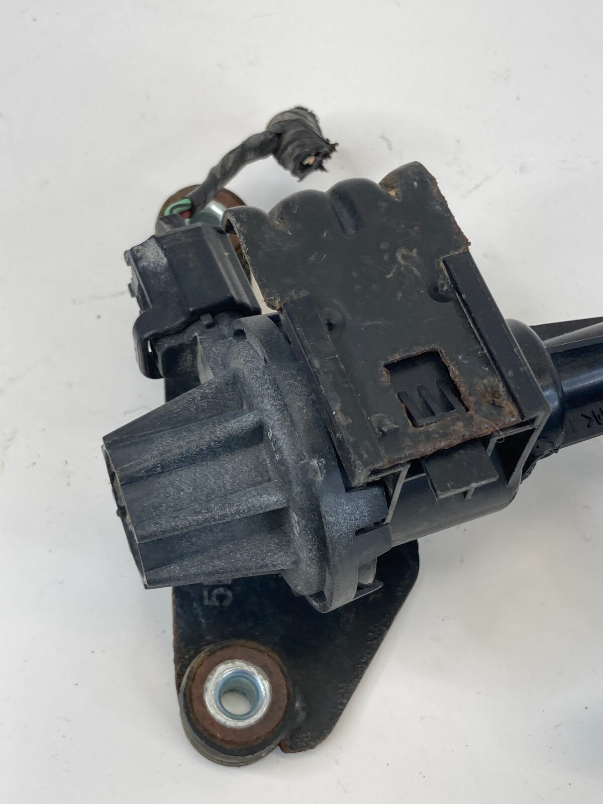 2004-2006 Ford F-150 5.4L V8 Vapor Canister Purge Valve Solenoid 5L34-9G683-AA