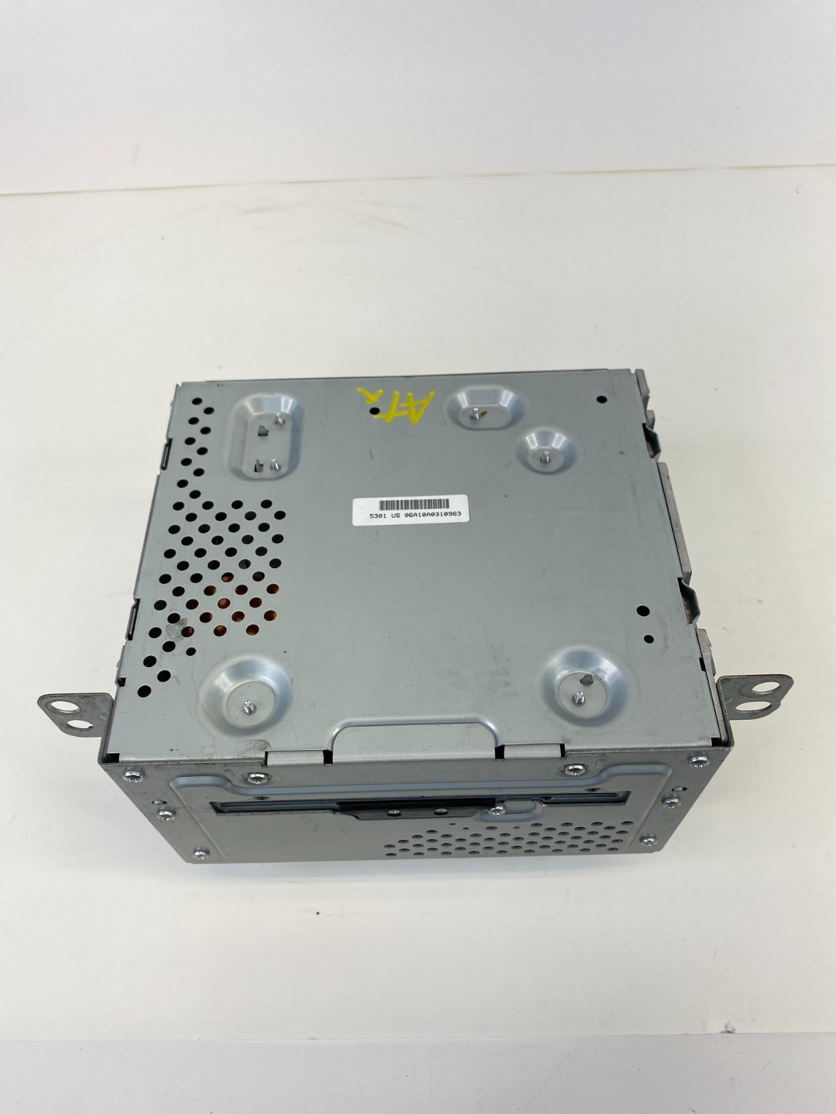 2010 2011 Cadillac SRX AM FM Radio Stereo CD Player Receiver 20888798 OEM