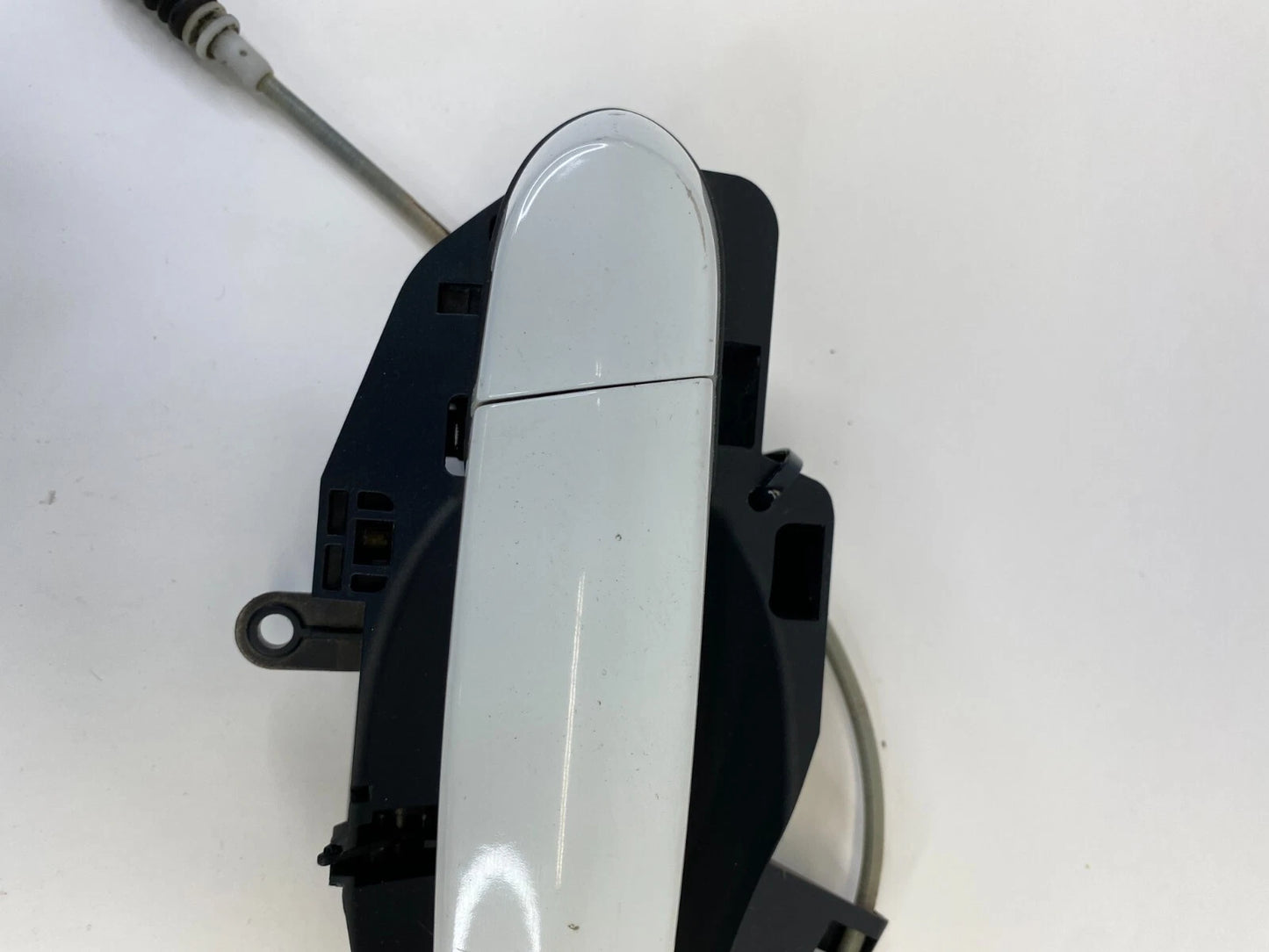 2006 BMW 330I FRONT RIGHT PASSENGER SIDE EXTERIOR OUTER DOOR HANDLE ASSY OEM