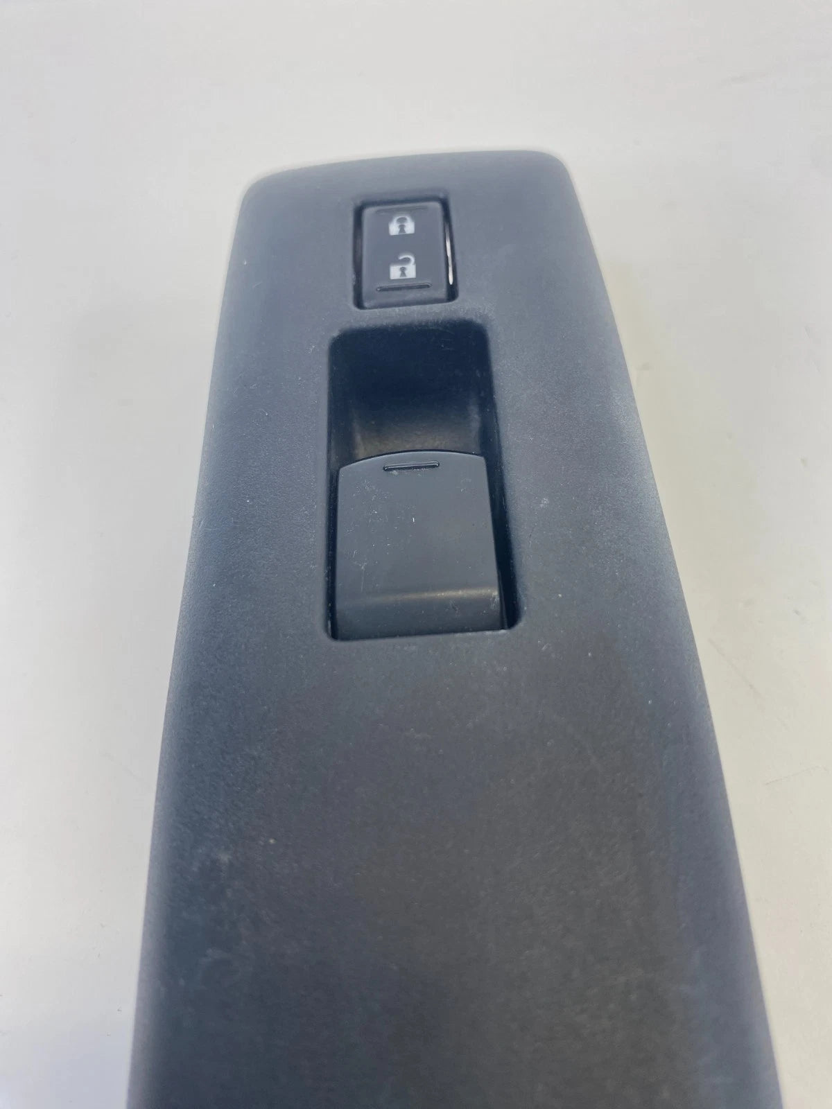 08-13 Nissan Rogue Front Right Side Door Power Window w/Lock Control 80960-JM00A