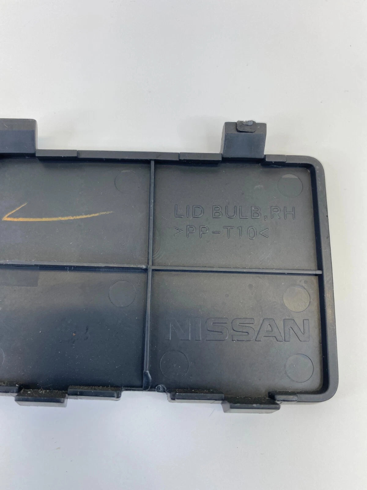 2008 09 10 11 12 2013 NISSAN ROGUE RIGHT PASSENGER BULB LID COVER CAP TRIM