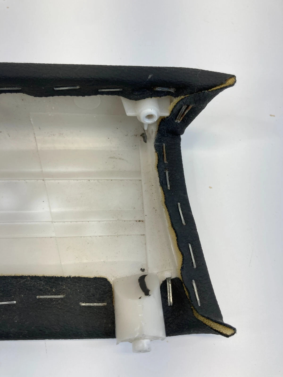 2016 CHEVROLET CRUZE LIMITED FRONT LEFT SIDE INNER DOOR ARMREST PAD TRIM ASSY