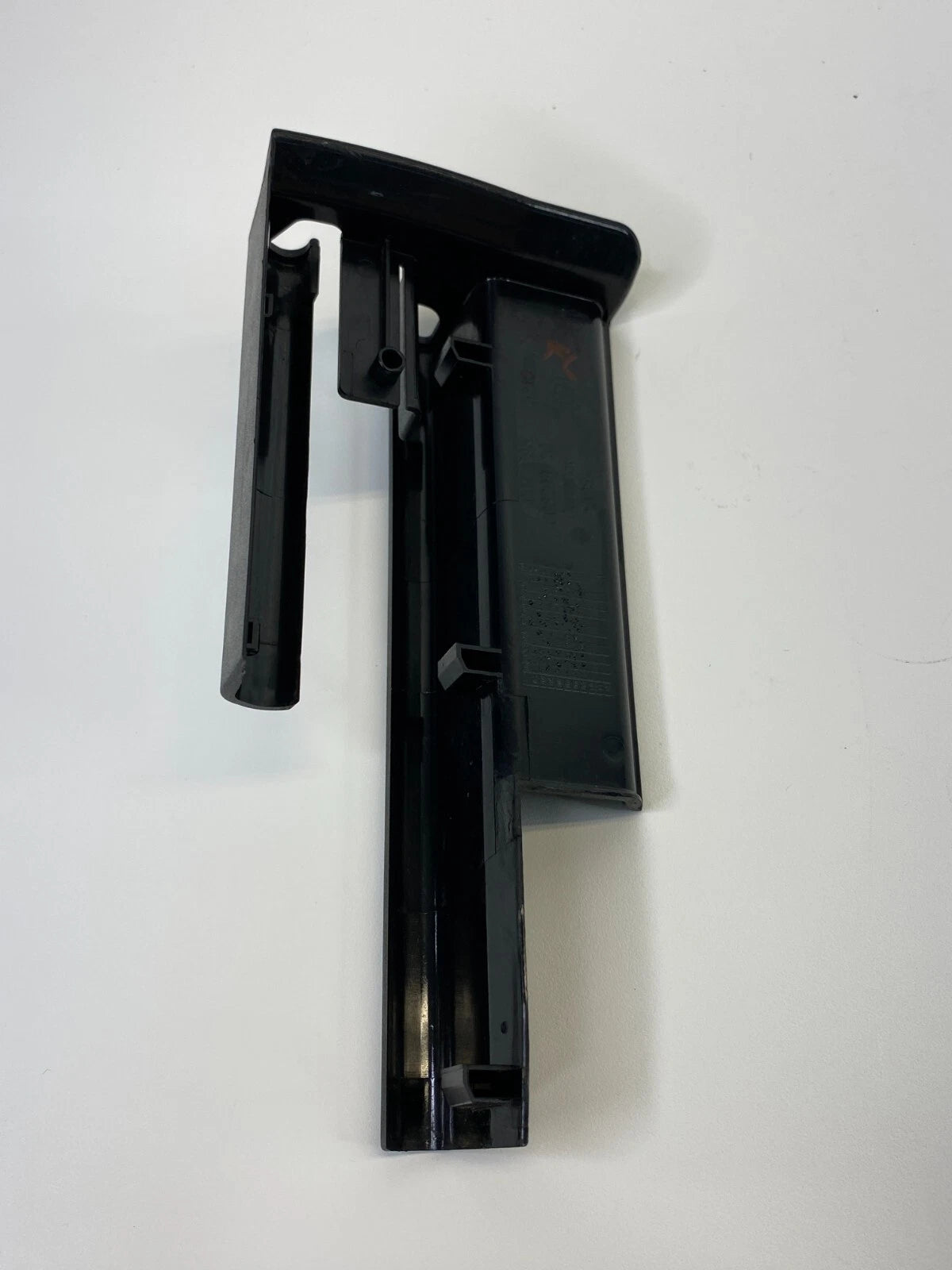 09 10 BMW 535I XDRIVE FRONT LEFT DRIVER SIDE SEAT RAIL COVER TRIM CAP 60829010