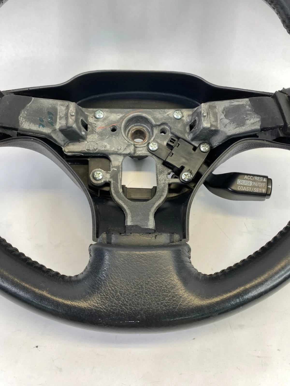 2000-2005 MITSUBISHI ECLIPSE STEERING WHEEL ASSEMBLY W/ CRUISE CONTROL SWITCH