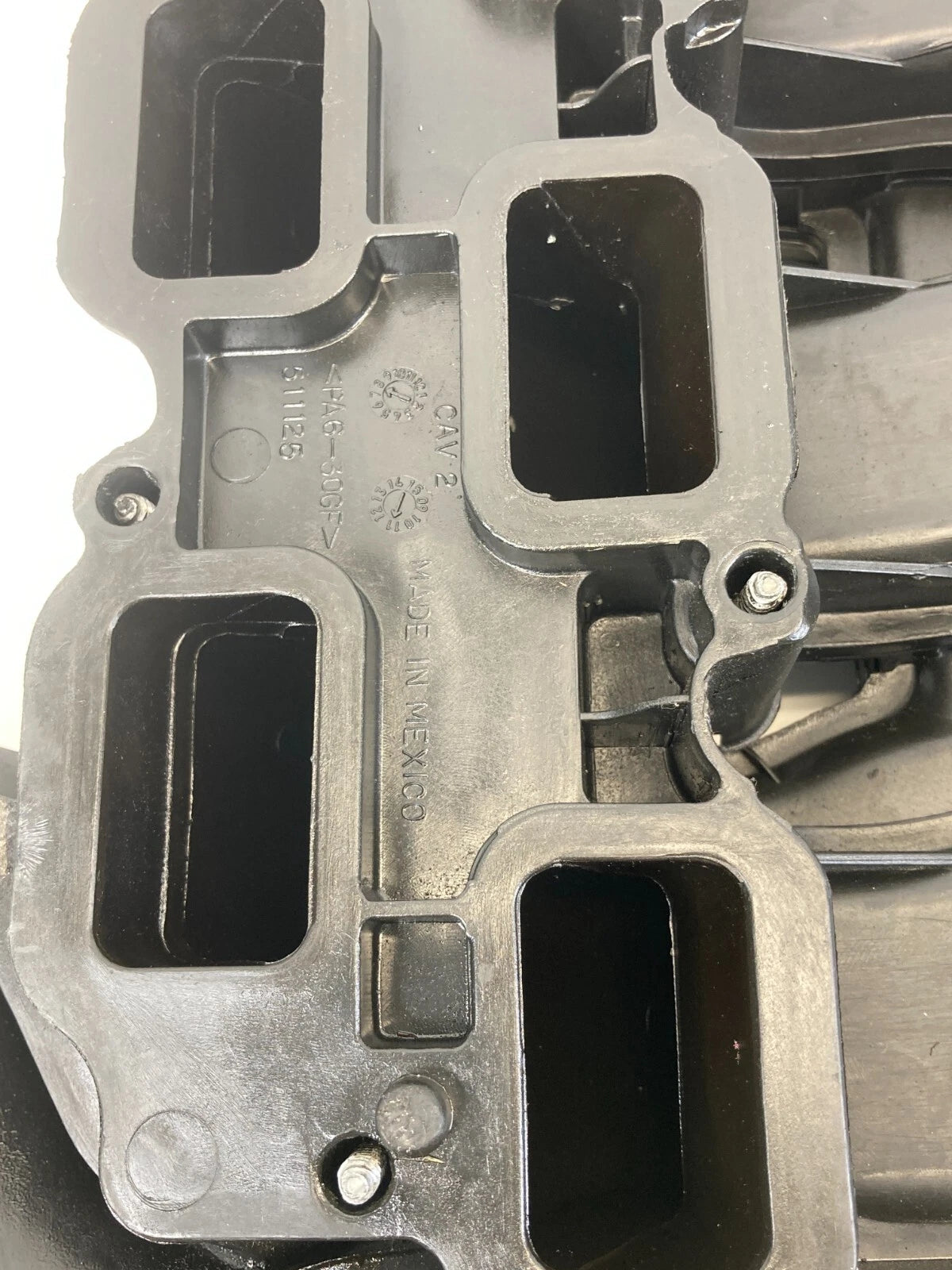 11-20 DODGE JEEP CHRYSLER TOWN & COUNTRY 3.6L INTAKE MANIFOLD UPPER PLENUM OEM