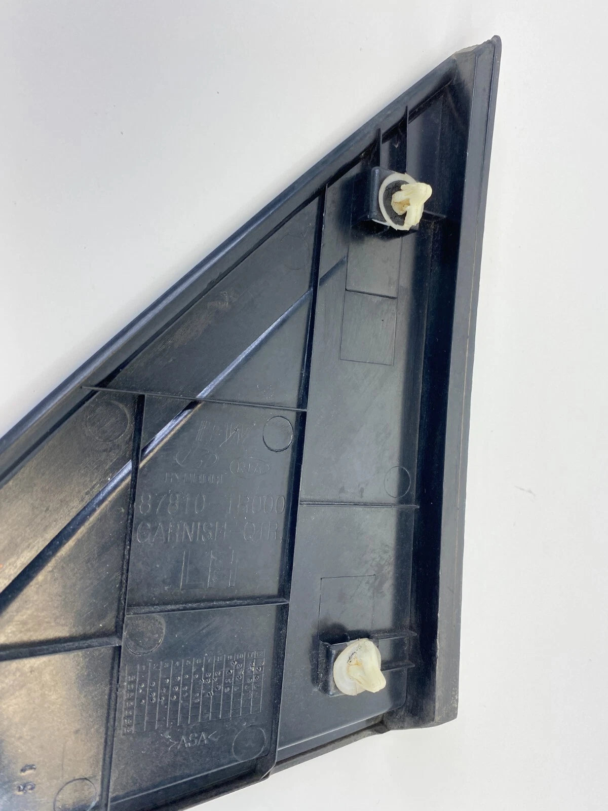 12-17 HYUNDAI ACCENT SDN EXTERIOR RIGHT QUARTER WINDOW MOLDING TRIM 87810-1R000