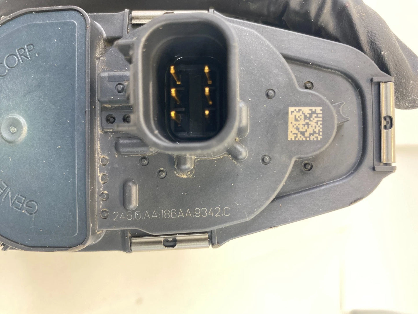 08-12 CHEVROLET MALIBU 2010 2011 GMC TERRAIN 2.4L A/T FWD THROTTLE BODY OEM
