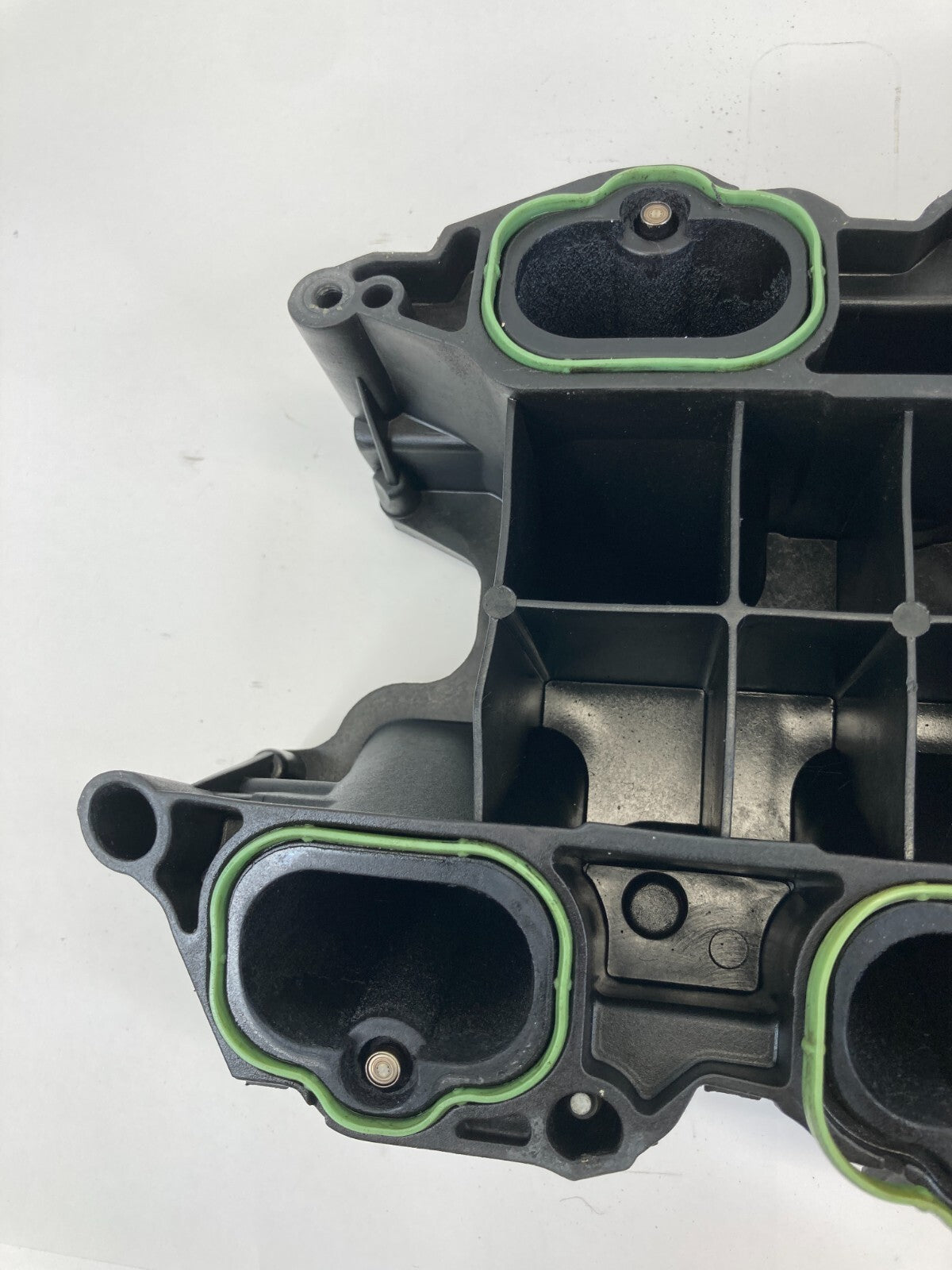 2011-2016 Chrysler Town & Country 3.6L Engine Lower Intake Manifold Assy OEM