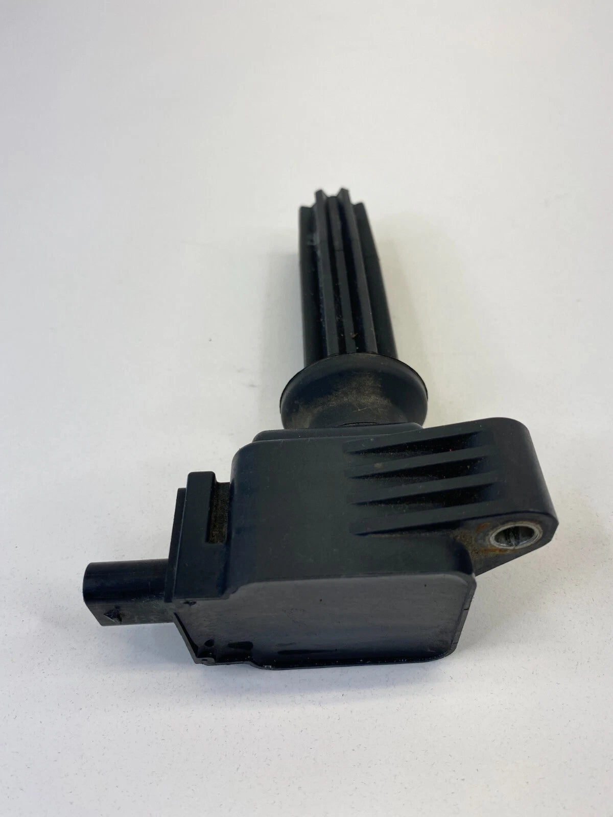2012-2018 FORD FOCUS 2.0L IGNITION COIL ASSEMBLY CM5E-12A366-CA OEM