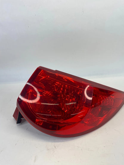 2009-2012 CHEVROLET TRAVERSE REAR RIGHT SIDE OUTER TAIL LIGHT TAILLIGHT OEM