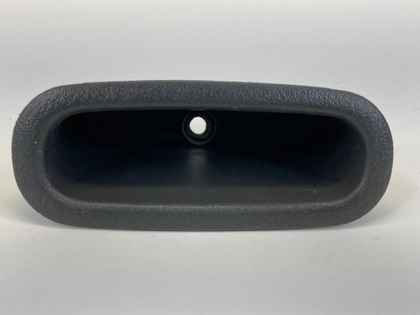 1997-2004 MITSUBISHI MONTERO SPORT REAR RIGHT DOOR PULL HANDLE POCKET MR817150