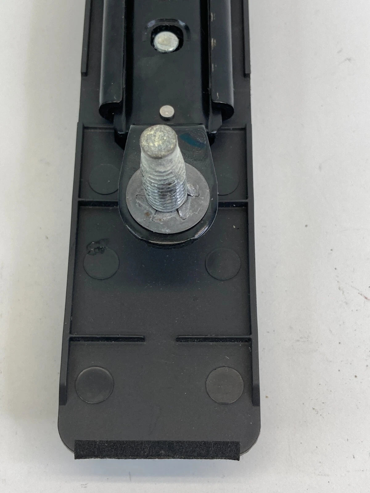2010-2012 FORD FUSION FRONT RIGHT PASSENGER SEAT BELT HEIGHT ADJUSTER W TRIM OEM