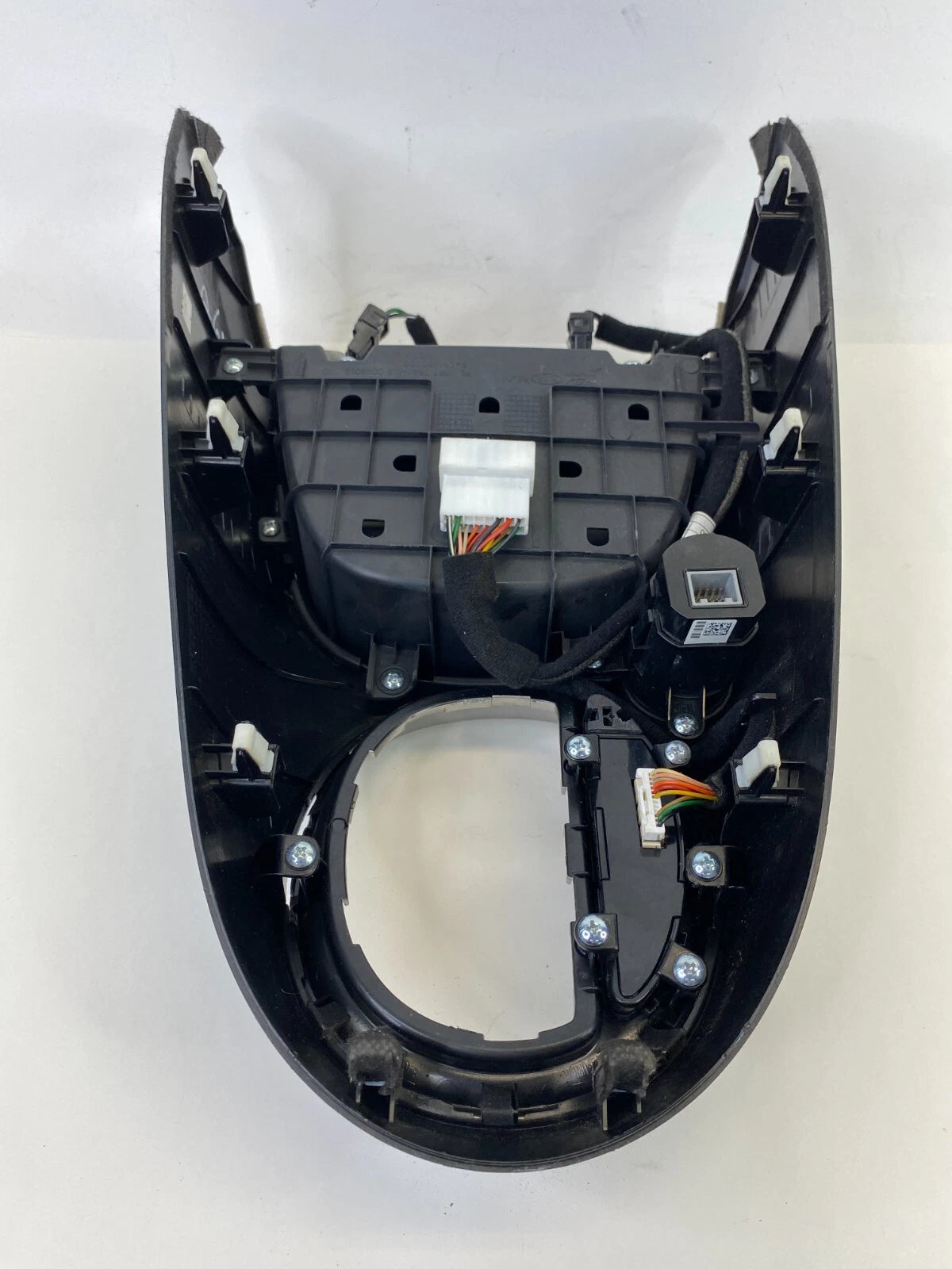 14-19 KIA SOUL CENTER CONSOLE A/T SHIFTER BEZEL TRIM W/ START BUTTON 84630-B2000