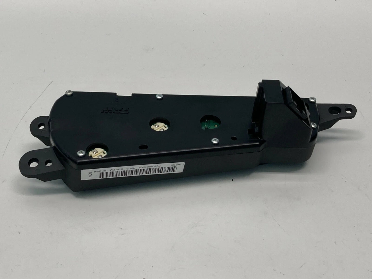 04-07 CHRYSLER PACIFICA DASH ANALOG CLOCK INFO MENU HAZARD SWITCH P05082043AB
