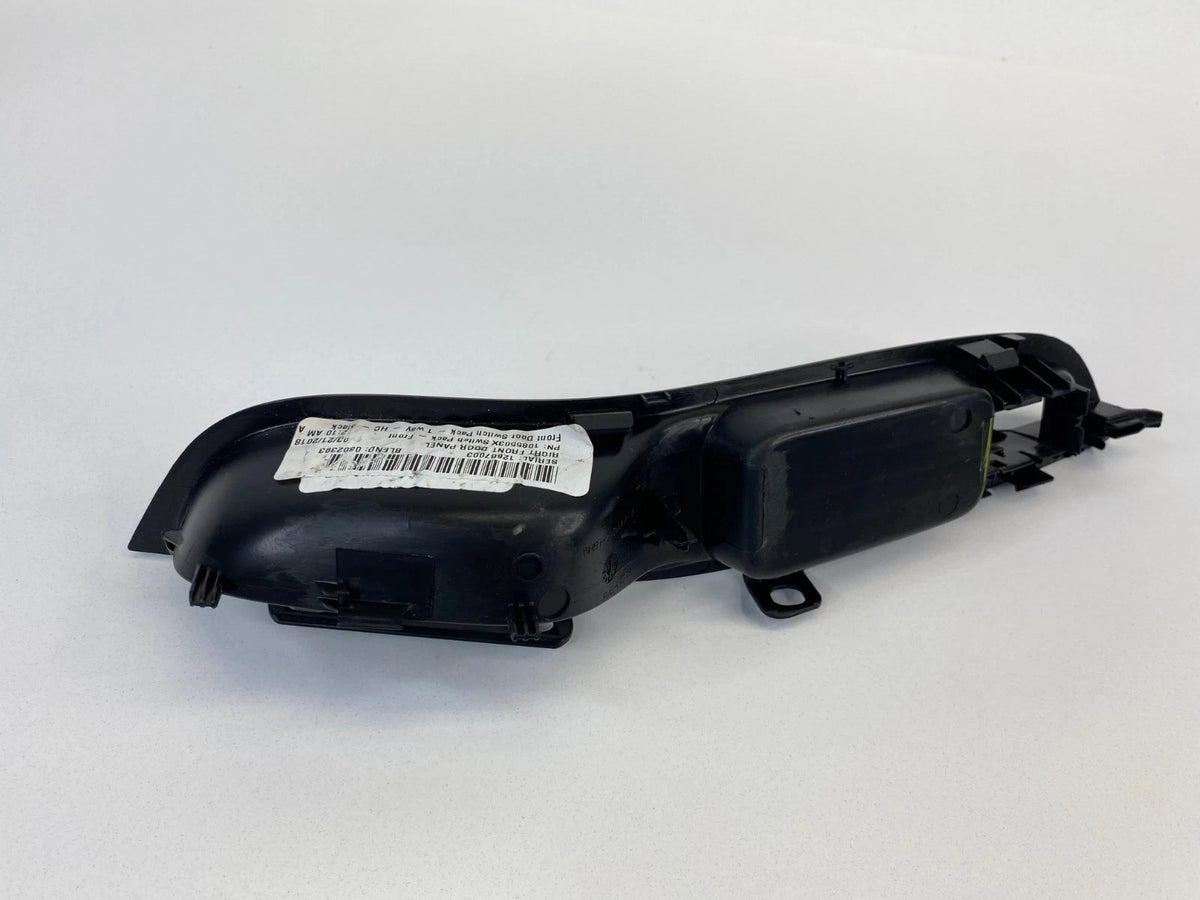 2012-2018 FORD FOCUS FRONT RIGHT DOOR WINDOW SWITCH BEZEL PANEL BM51240A4A OEM