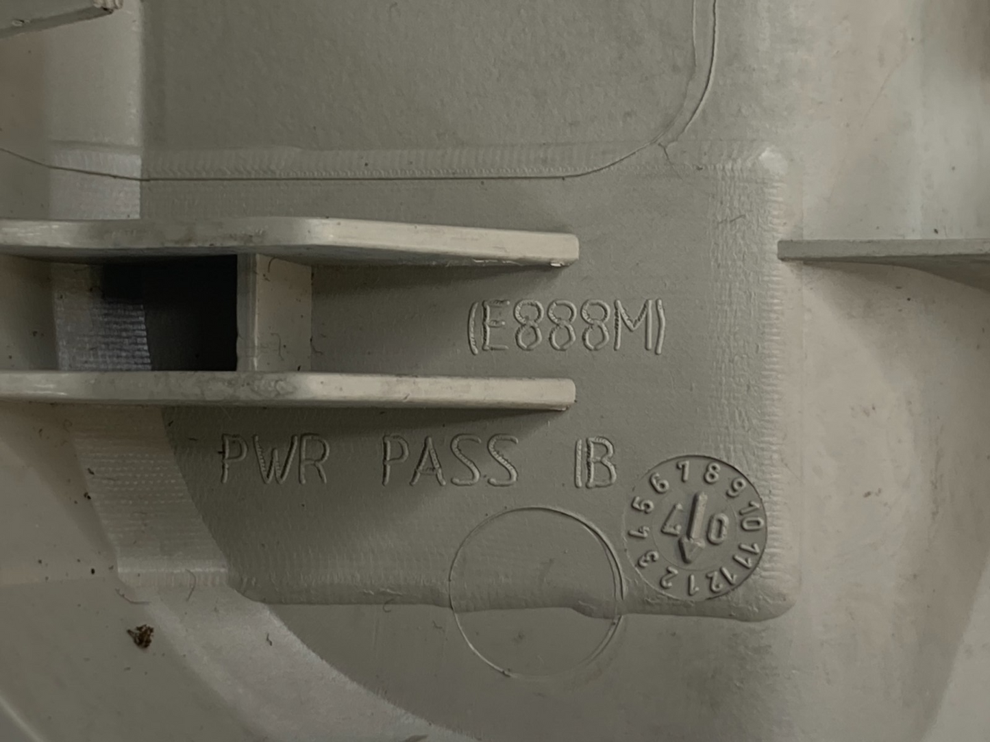 07-14 Ford Edge Front Right Passenger Side Outer Seat Track Cover 7T43-78266410