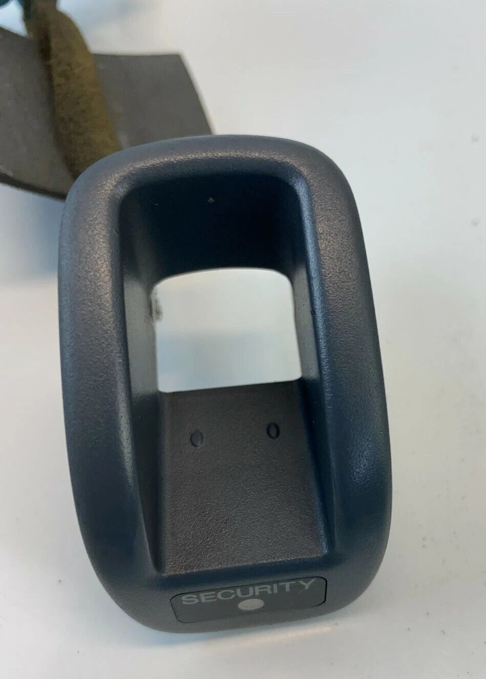 2003-2005 HONDA PILOT EX 3.5L LEFT FRONT SIDE DOOR LOCK BUTTON LEVER KNOB BEZEL