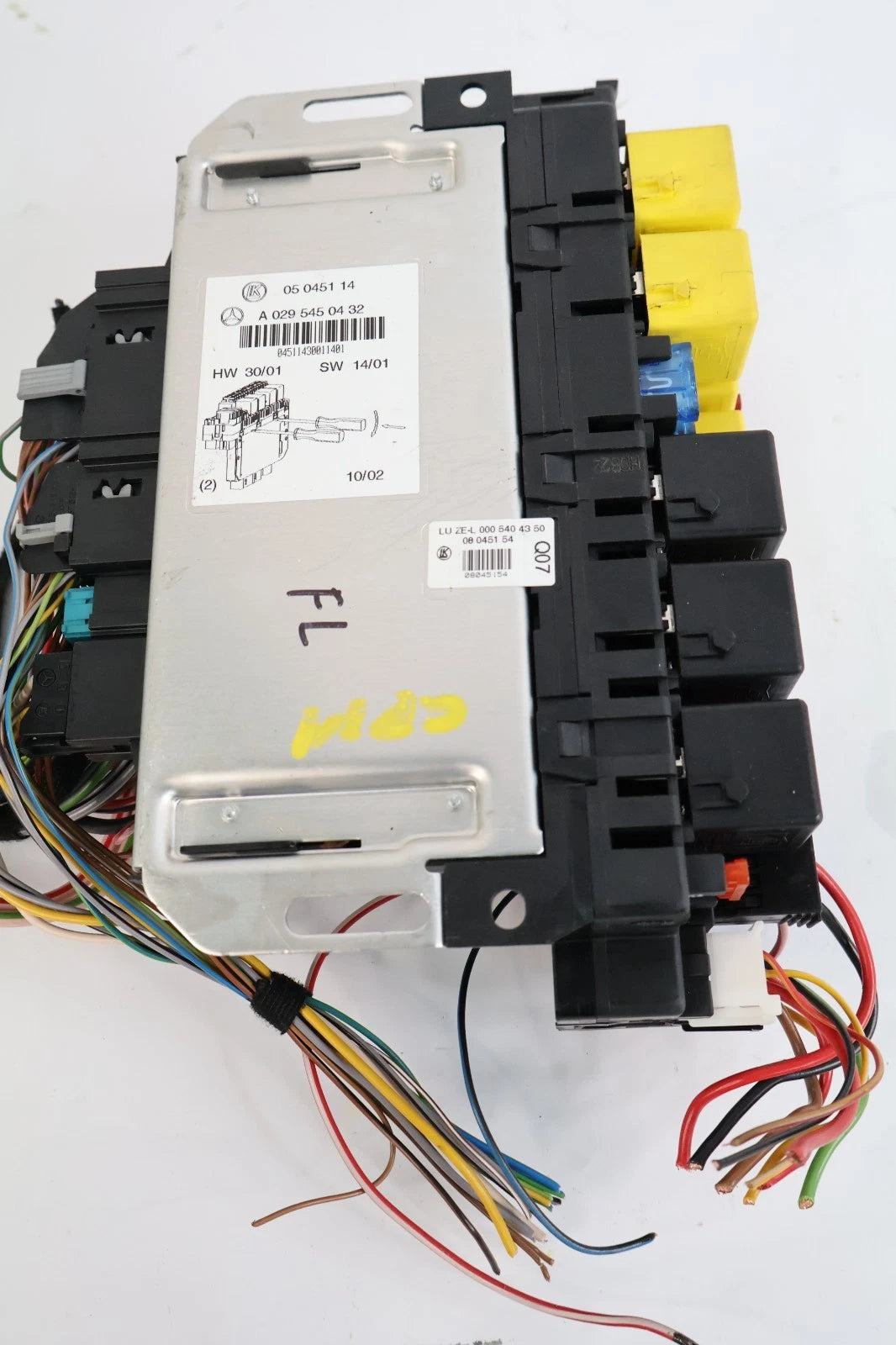 2000-2006 MERCEDES S430 S500 FRONT LEFT SAM FUSE RELAY BLOCK ECU A-029-545-04-32