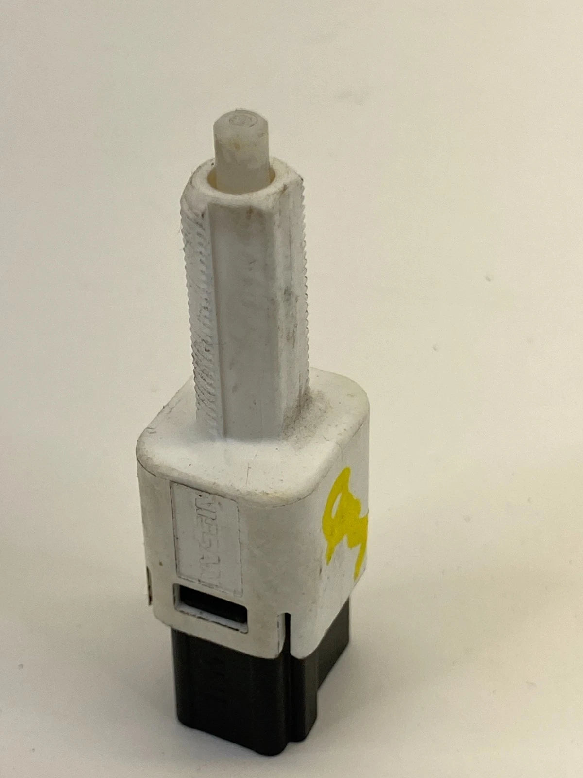 13-19 NISSAN SENTRA FRONT BRAKE LIGHT STOP LAMP PEDAL SWITCH ASSY OEM F85CS23-U2