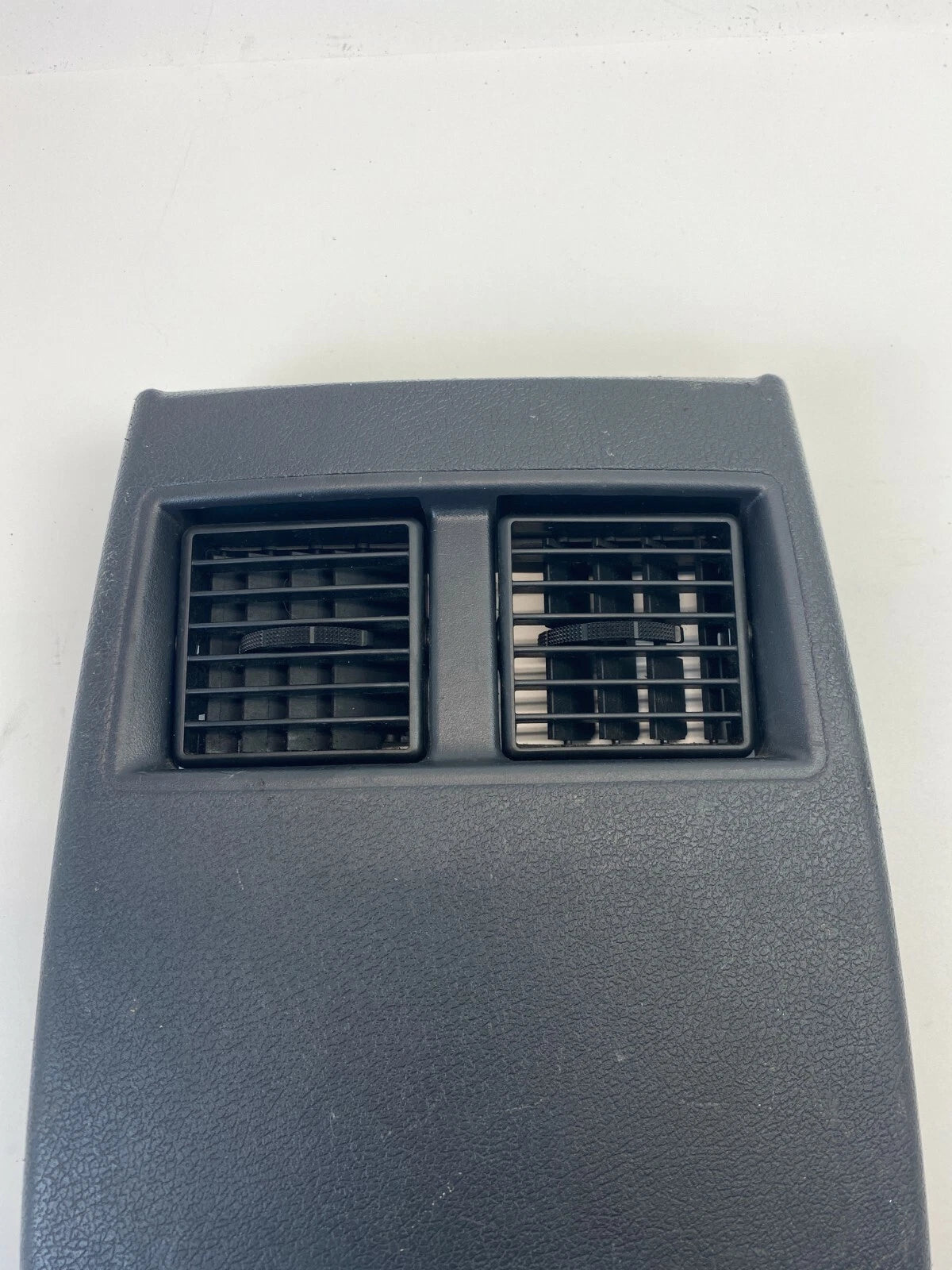 2006 2007 CHRYSLER 300 REAR CENTER CONSOLE CAP END A /C HEAT AIR VENT GRILLE OEM