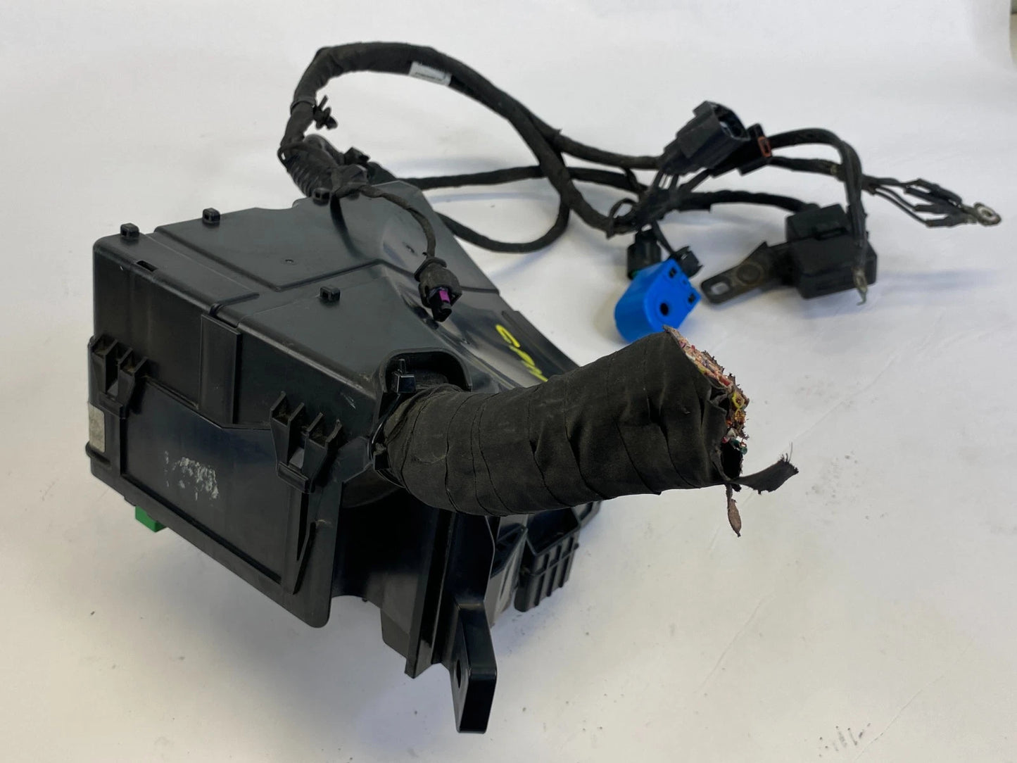 2014 2015 KIA SORENTO 3.3L ENGINE FUSE BOX RELAY JUNCTION MODULE OEM 91950-2W010