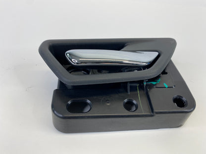 2009 2010 Dodge Journey Front Right Passenger Side Inside Door Handle 962099-102