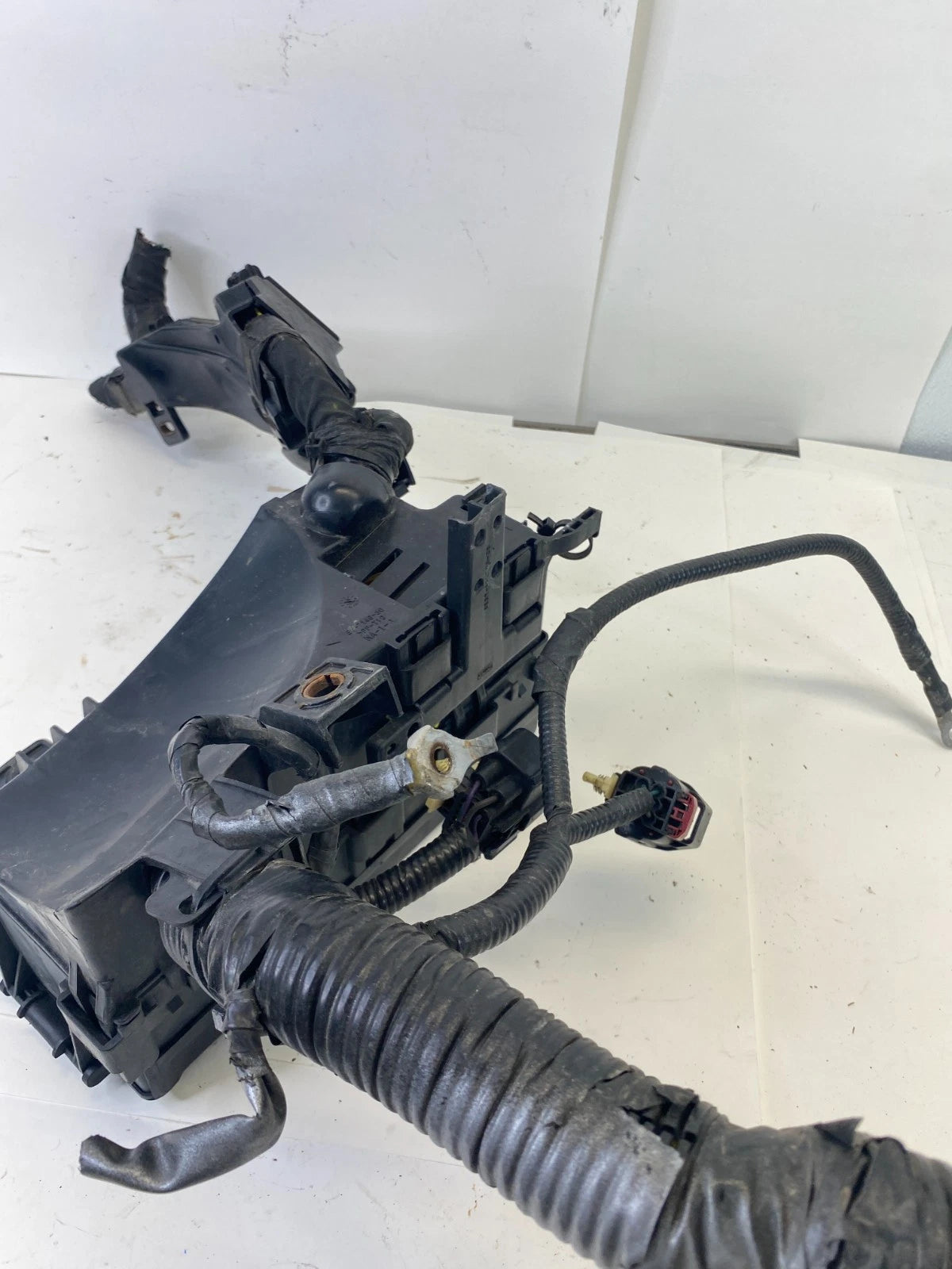 2010 FORD FUSION 3.5L ENGINE COMPARTMENT FUSE RELAY JUNCTION BOX W HARNESS OEM