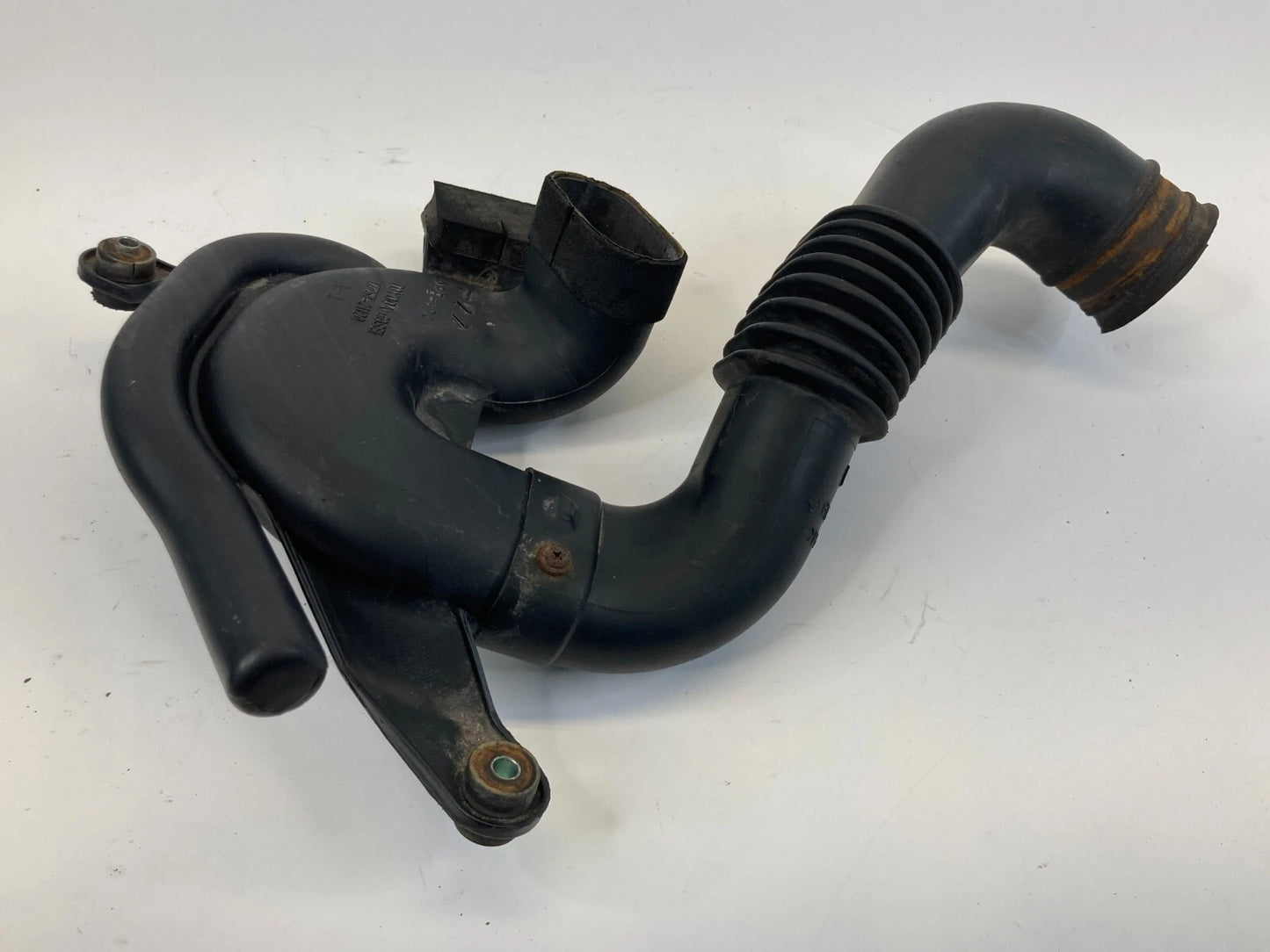 2004-2009 TOYOTA PRIUS 1.5L ENGINE AIR INTAKE FLOW TUBE HOSE 17751-21120 OEM