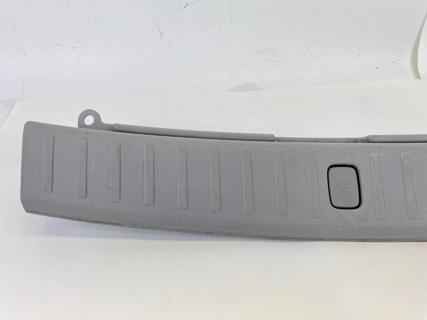 07-09 LEXUS RX350 REAR LIFTGATE TRUNK LID TRIM COVER PANEL SILL SCUFF 583870E010