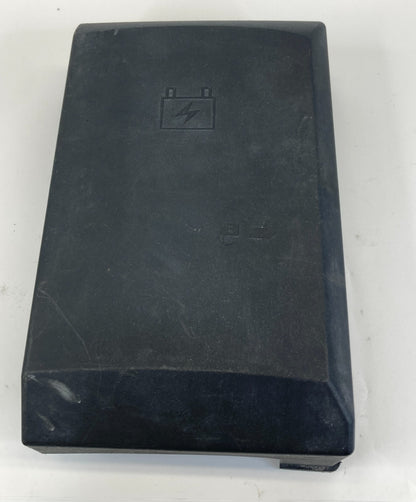 2007-2009 GMC Yukon 5.3L 16V A/T Engine Fuse Relay Box Cover Cap Lid OEM