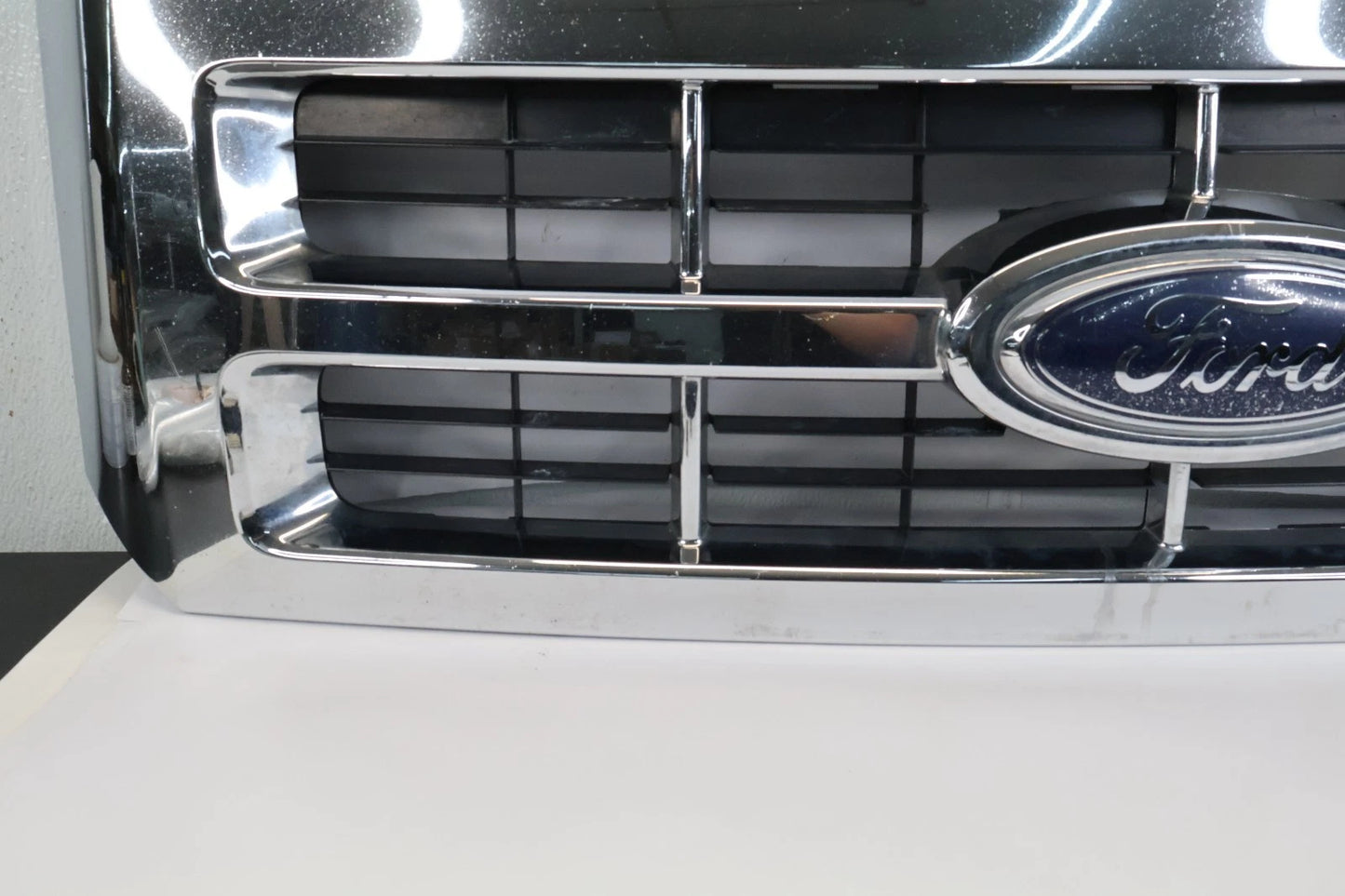 2008-2012 FORD ESCAPE FRONT UPPER GRILLE GRILL CHROME 8L84-8A164-AHW OEM FACTORY