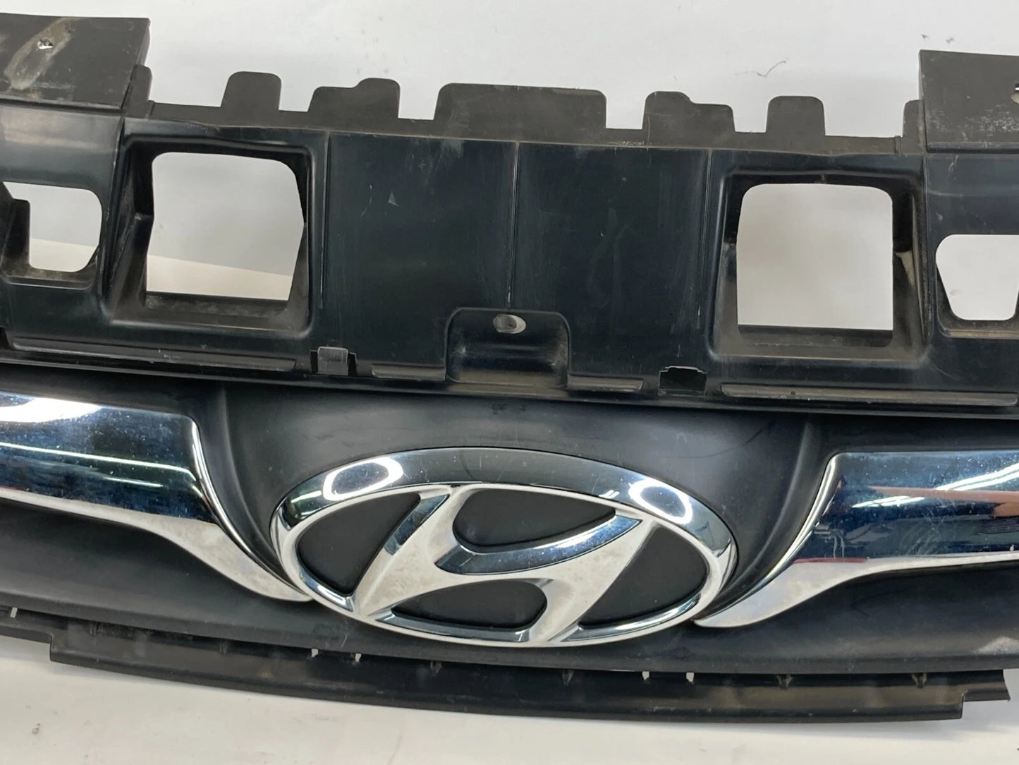 2011 12 13 2014 HYUNDAI ACCENT FRONT BUMPER UPPER GRILL GRILLE 86351-1R010 OEM
