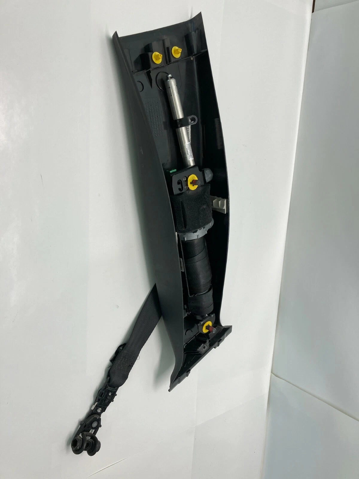 2004-2011 VOLVO S40 V50 LEFT CENTER UPPER PILLAR TRIM SEAT BELT PANEL 9486845