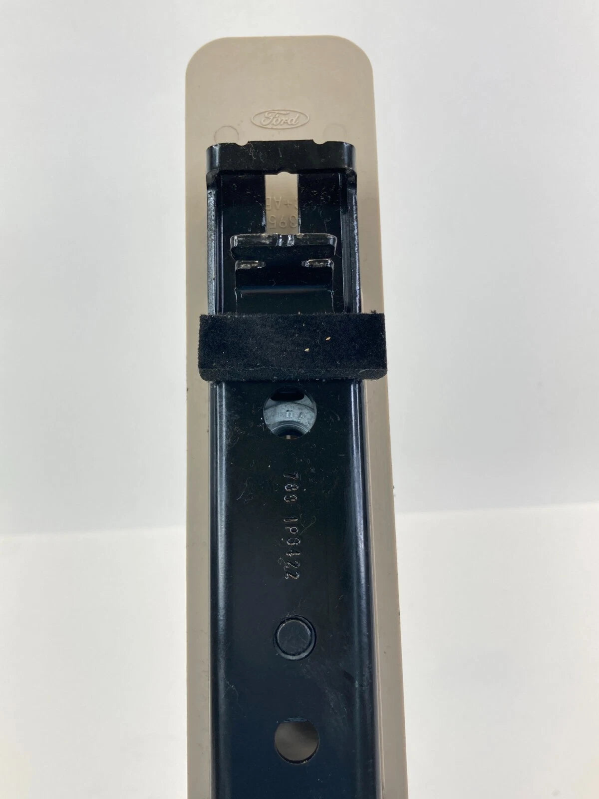 2009-2012 FORD FLEX FRONT LEFT OR RIGHT SEAT BELT HEIGHT ADJUSTER SLIDE OEM