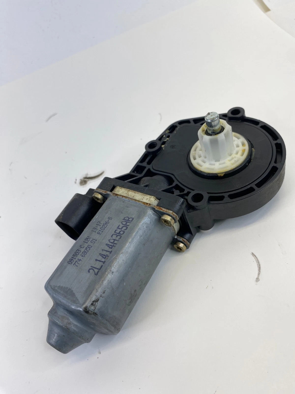 2003-2006 LINCOLN NAVIGATOR FRONT RIGHT DOOR POWER WINDOW MOTOR 2L1414A365AB OEM