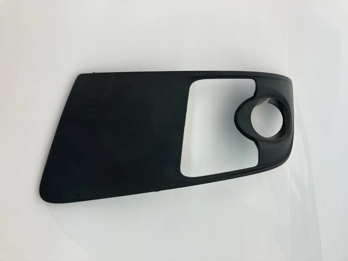 2007-2010 SATURN OUTLOOK FRONT LEFT DRIVER SIDE FOG LAMP TRIM COVER 15947965 OEM