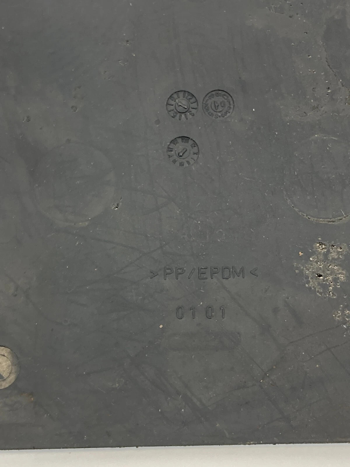 1998-2003 Mercedes Benz ML320 Mat Insert Storage Compartment Tray Rubber