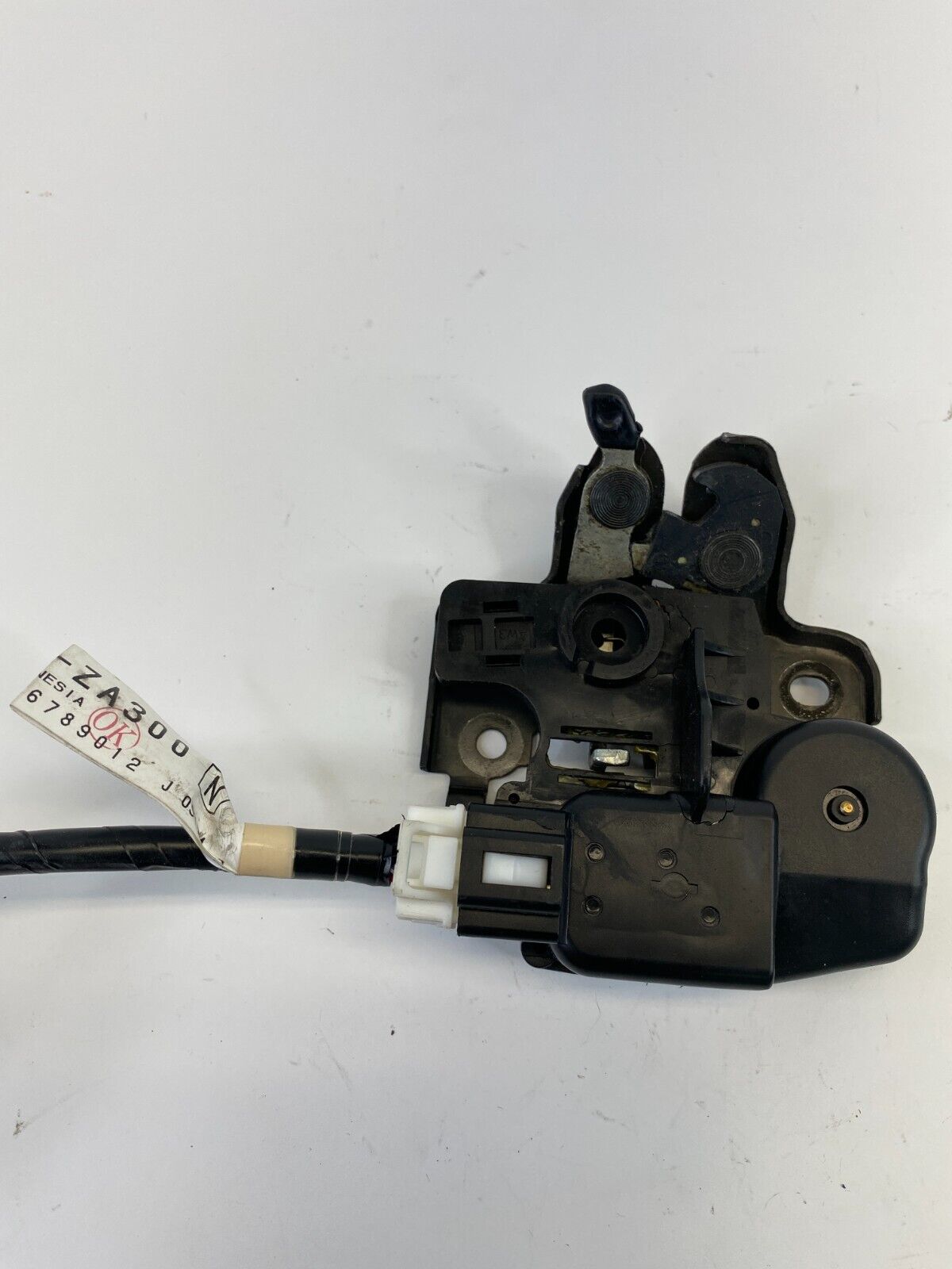 2004-2008 Nissan Maxima Rear Trunk Lock Latch Actuator Release 24025-ZA300 OEM