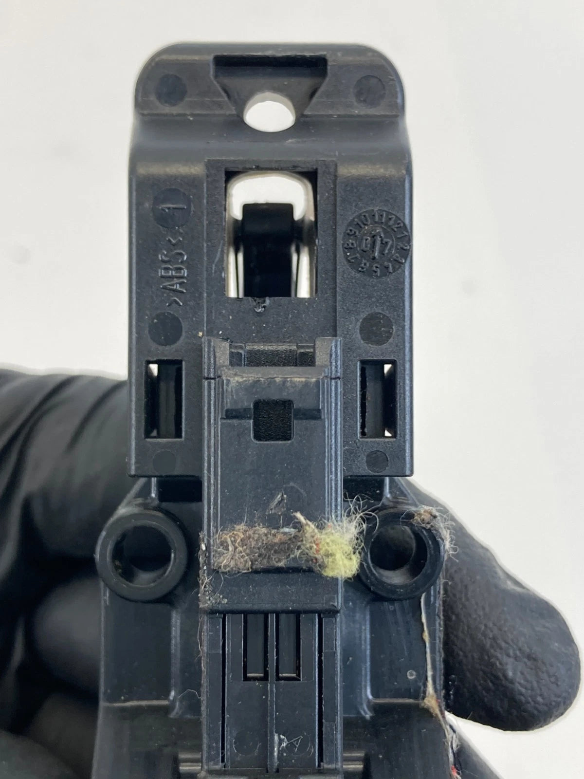 2009-2015 JAGUAR XF GLOVE BOX OPENING LATCH RELEASE SOLENOID ACTUATOR OEM