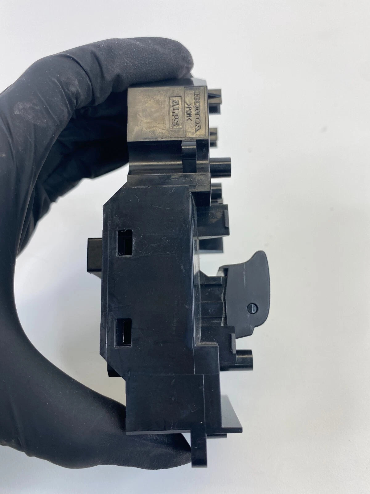 15-020 HONDA FIT FRONT RIGHT SIDE DOOR WINDOW CONTROL SWITCH 35760-T5R-A011-M1