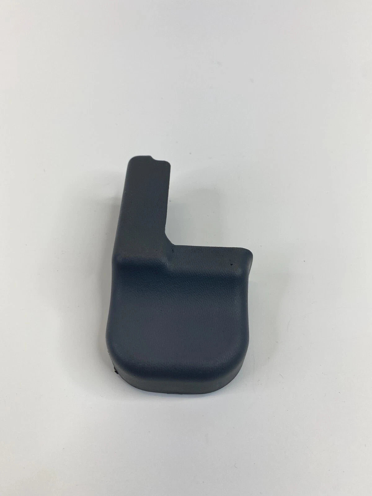 00-06 HYUNDAI ELANTRA FRONT SEAT TRACK REAR LEFT INNER COVER CAP 88567-2D100 OEM