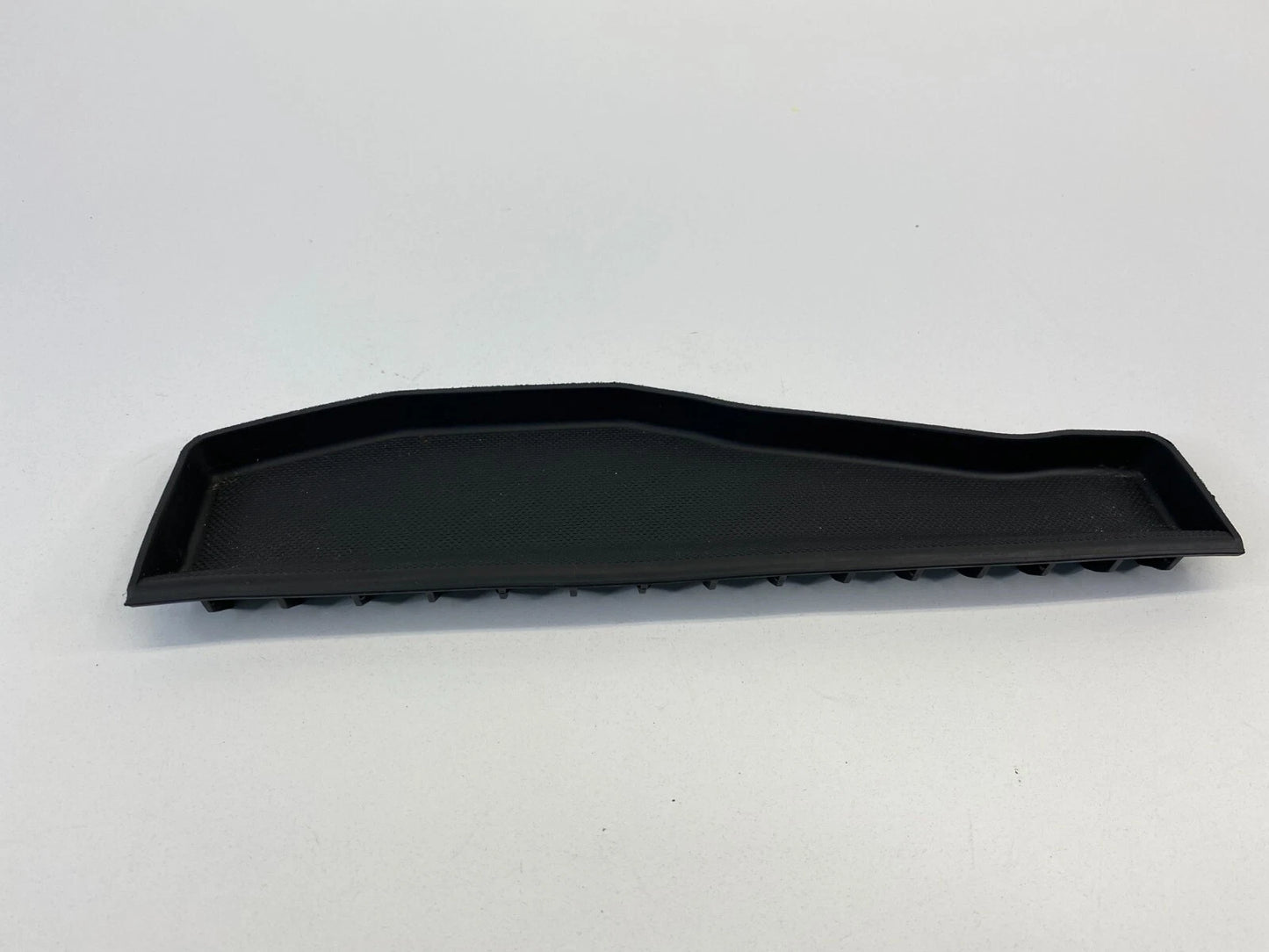 1998-2010 VOLKSWAGEN BEETLE GLOVE BOX STORAGE MAT INSERT LINER 1C1-858-165 OEM