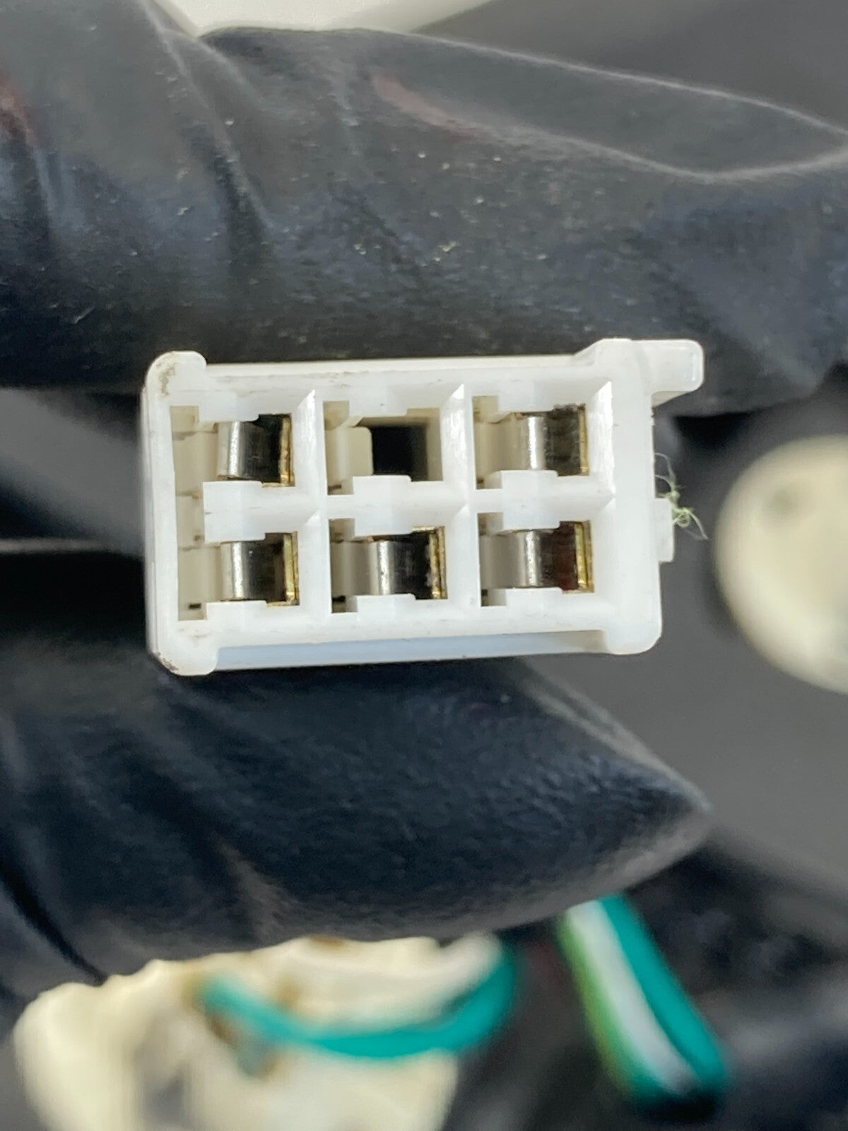 2002 2003 2004 Toyota Camry Rear Left Side Trunk Lid Tail Light OEM