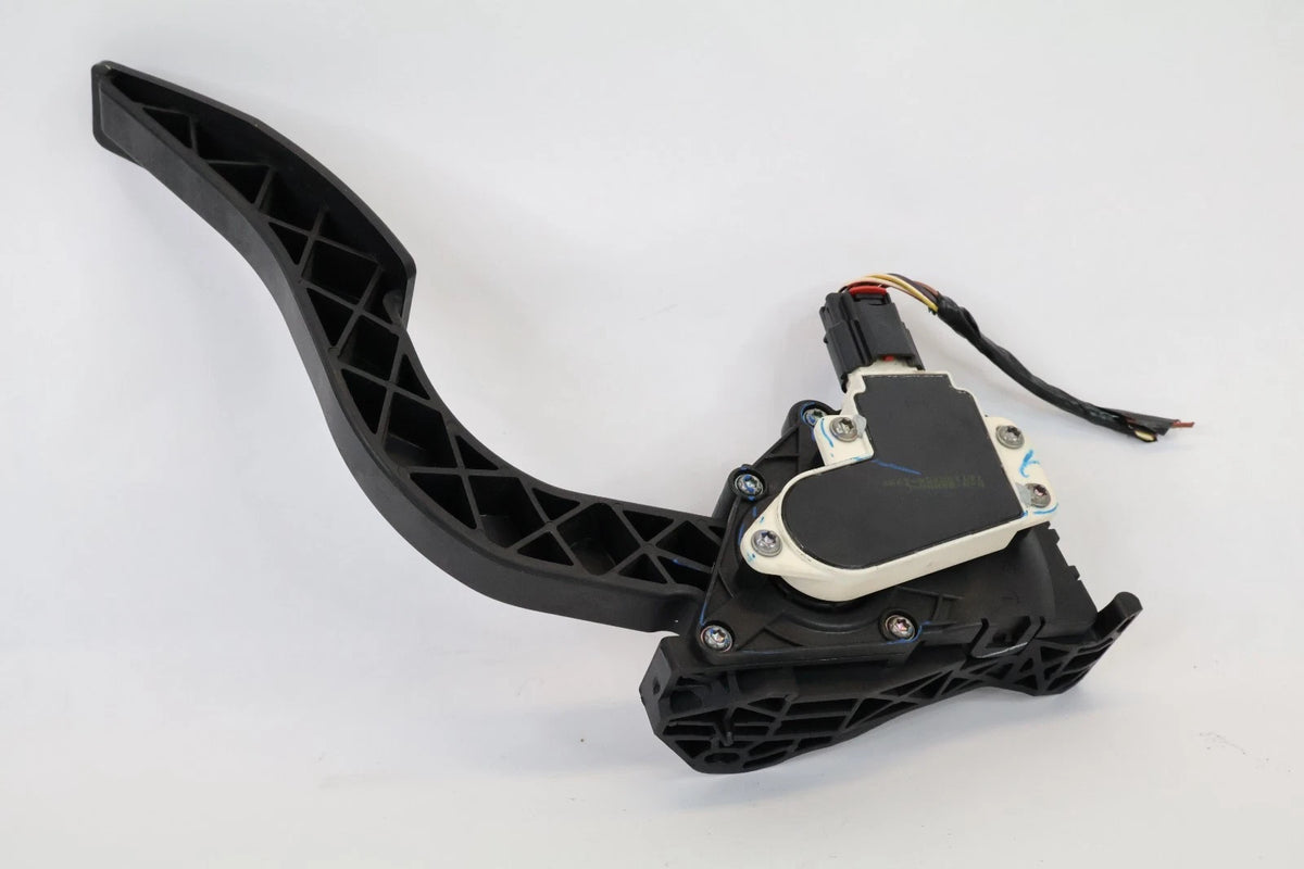 2012-2020 CHEVROLET SONIC 1.8L GAS ACCELERATOR PEDAL ASSEMBLY 96858781 OEM