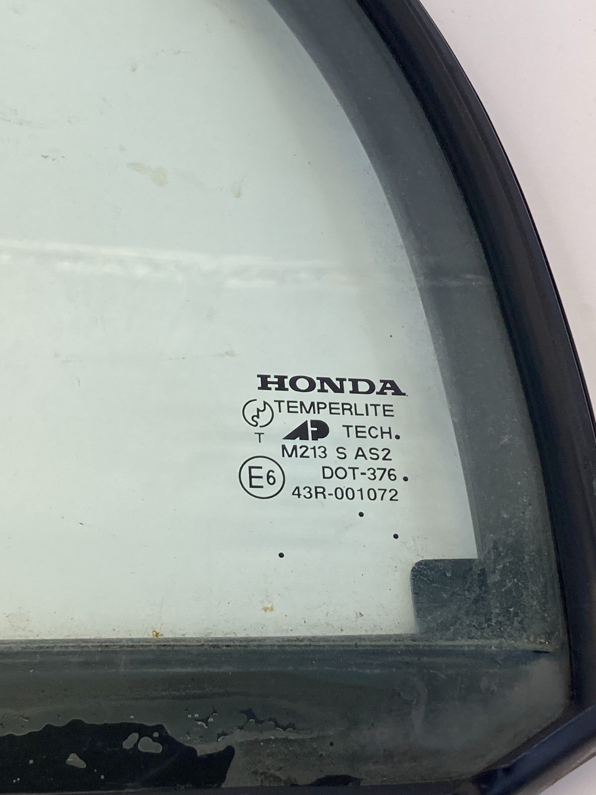 2001-2005 Honda Civic Sedan Rear Left Door Quarter Vent Window Glass 73491-S5D