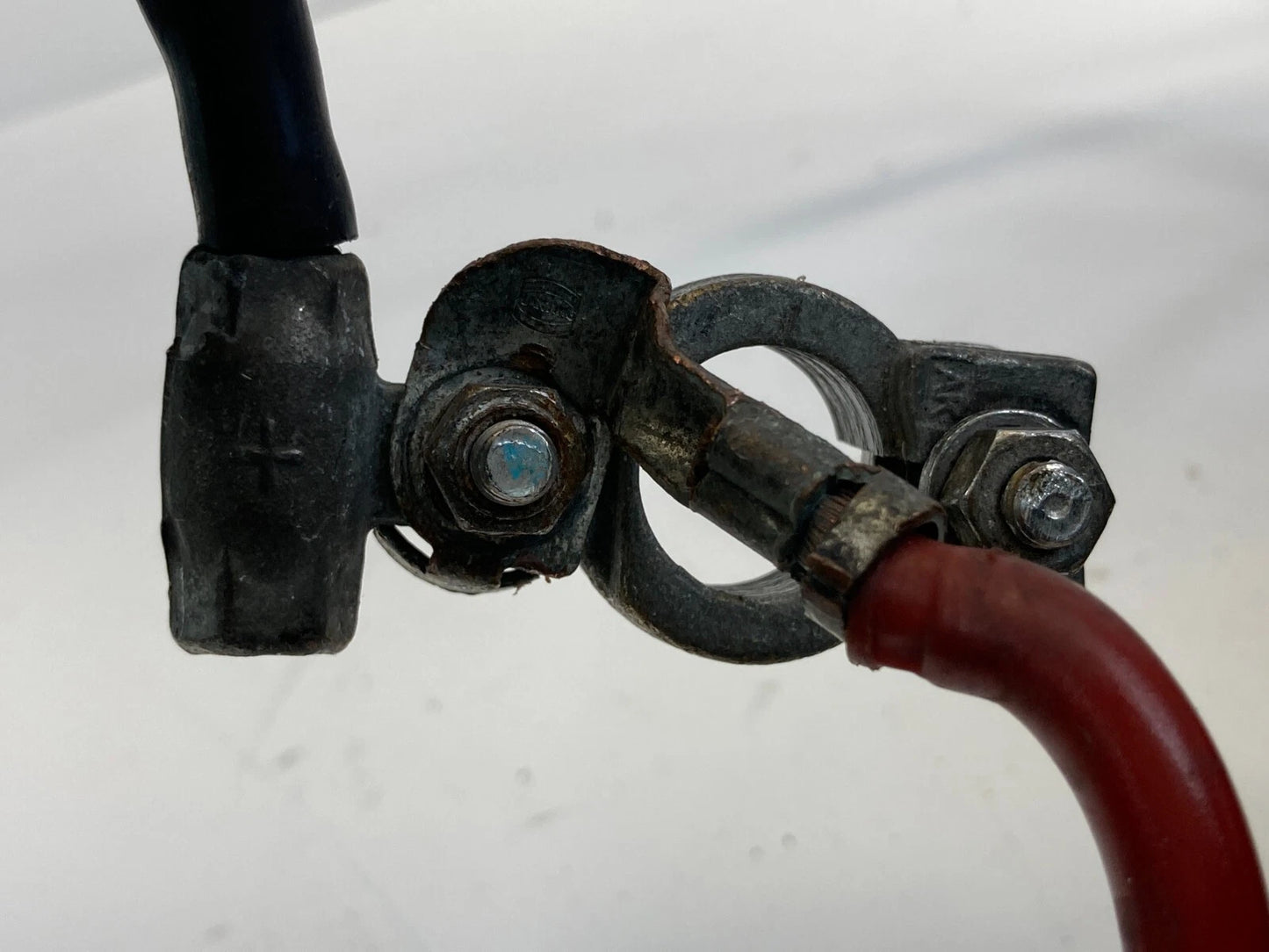 2006-2010 VW BEETLE 2.5L ENGINE POWER FUSE RELAY BOX W CABLE ECM 1J0937773 OEM